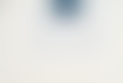 London Series II: Two Blues and a White (preview)