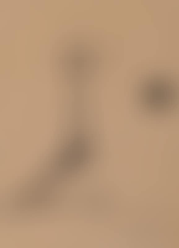 Kneeling figure (preview)