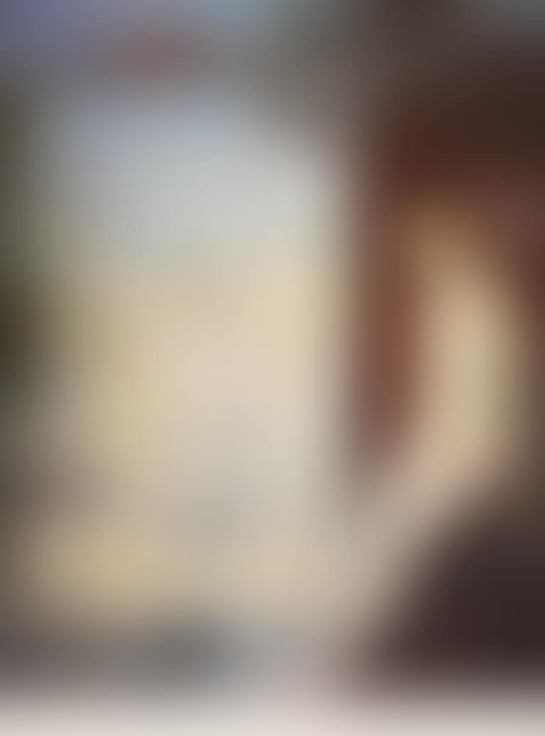 Naked women seated on Corinthian columns (preview)