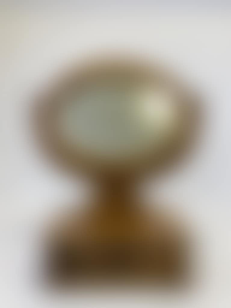 Oval table mirror (preview)