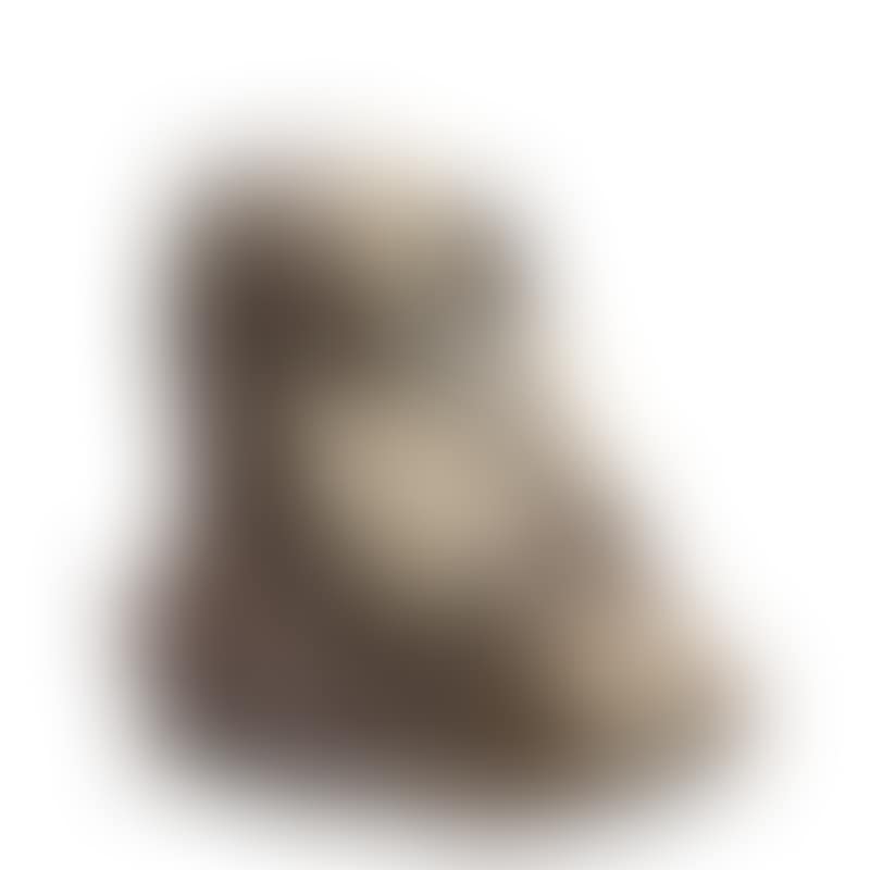 A stoneware figure in shape of a hide tanner (preview)