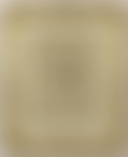 "Femme se tenant les mains" (preview)