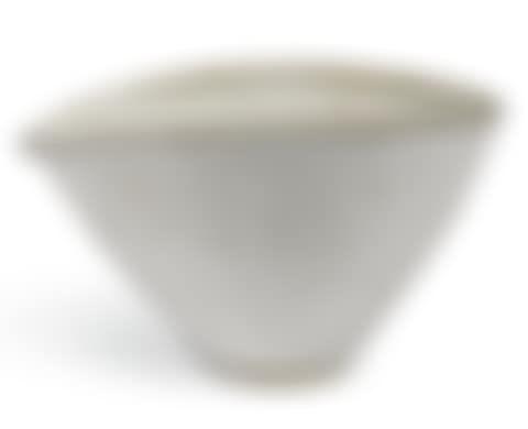 SQUEEZED BOWL WITH POURING LIP (preview)
