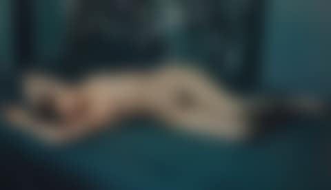 Reclining Nude on Dark Green (preview)