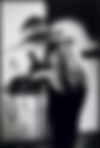 Nu de dos (La petite robe noire, pour Vogue France) ,
Circa
1975 (preview)