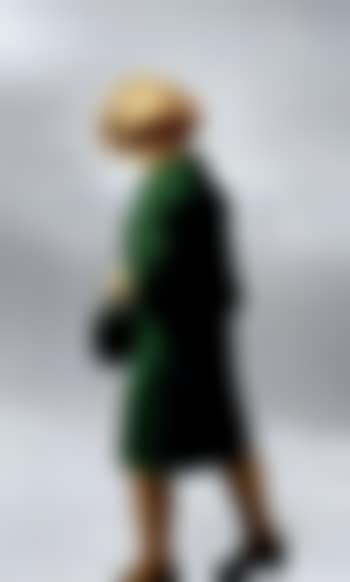 Woman walking (preview)