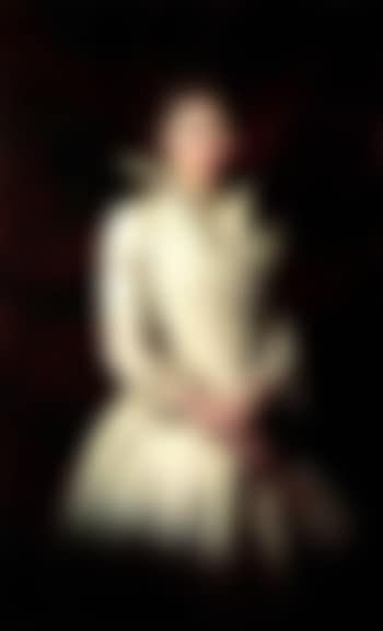 Lady in white (preview)