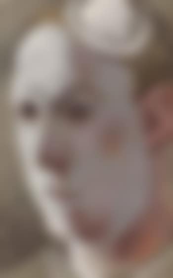 Clown wearing a hat (preview)