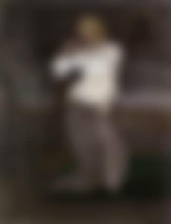 Lady at her toilet (preview)