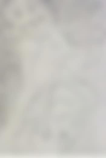 Figure endormie sur fond mourcharabieh (preview)