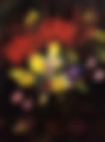Vase of spring flowers (preview)