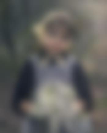 Little flower girl (preview)