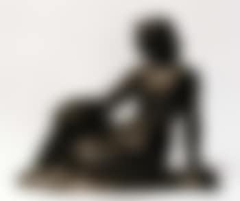 Femme vetue assise (preview)