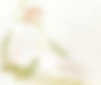 Fillette assise dans l'herbe (preview)