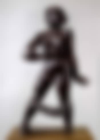 Skilful woman (preview)