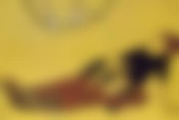 Couple allonge aux colombes (preview)