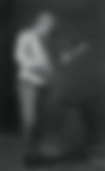 Violin player (preview)
