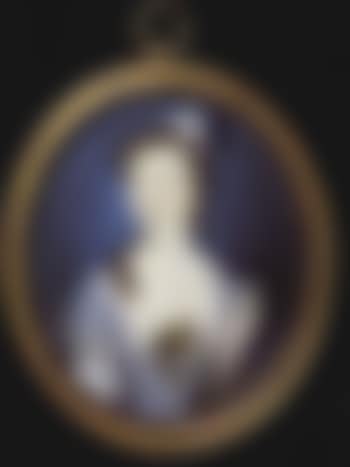 Lady wearing blue dress and ermine bordered blue cloak (preview)