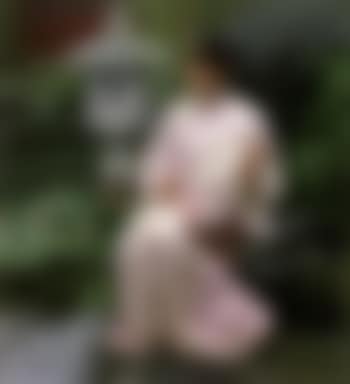 Pensive beauty (preview)