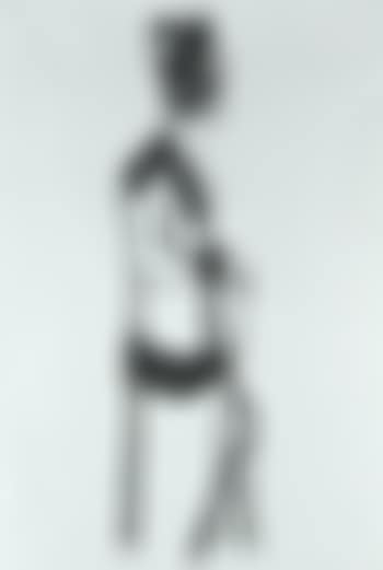 Standing woman - large (preview)