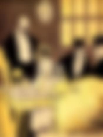 Woman in the dressing-room (preview)