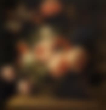 Rose e altri fiori in un cesto di vimini su un piano di pietra (preview)