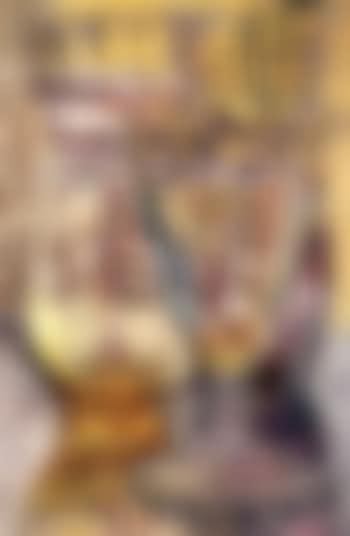 Rain and yellow walls (preview)