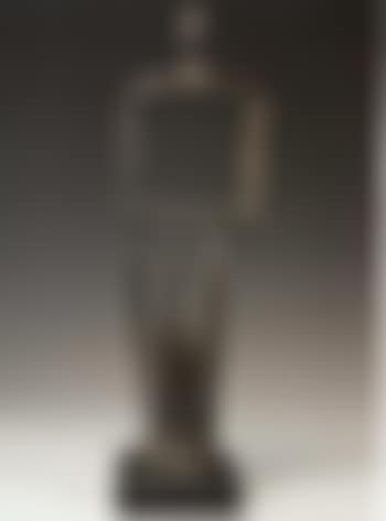 Seated woman (preview)