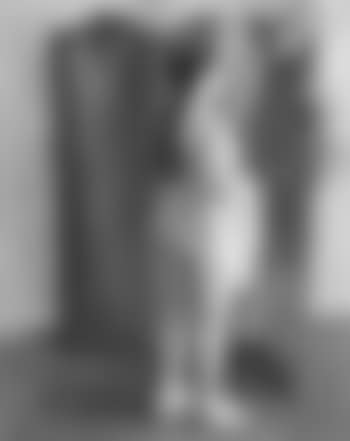 Standing nude (preview)