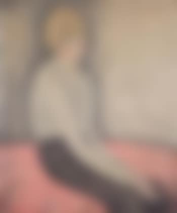 Jeune femme sur canape rose (preview)