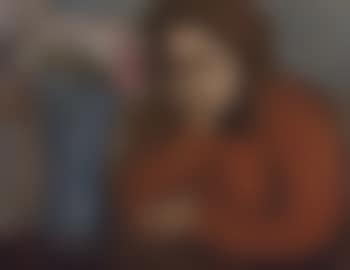 Femme pensive au vase de fleurs (preview)