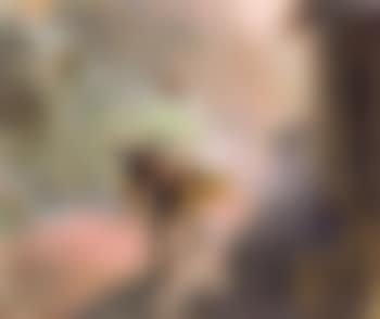 Ruelle animee baignee de soleil (preview)