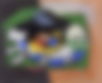 Main tenant de fraises (preview)