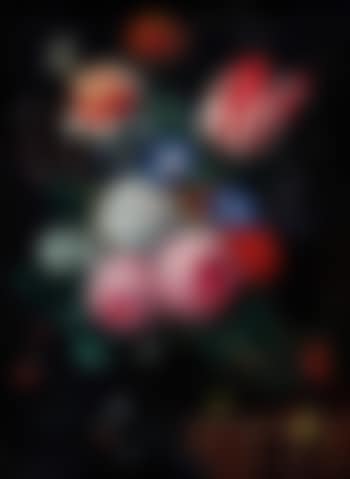 Vase de fleurs avec un papillon et une branche de ronces posé sur un entablement recouvert d'un drapé rouge, avec un escargot (preview)
