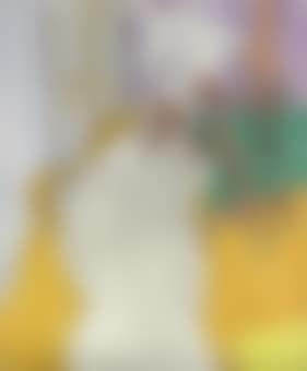 Figure assise et le torse grec (la gandoura) (preview)