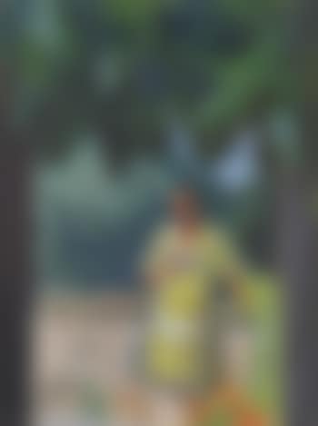 Figur unter Baum (preview)
