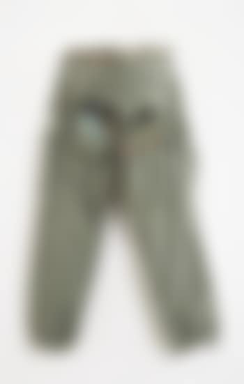 Claires Knie (preview)