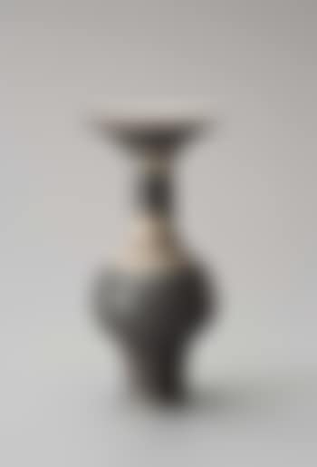 Vase with flaring lip (preview)