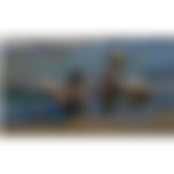 Niños En La Playa (Children Playing On The Beach) (preview)