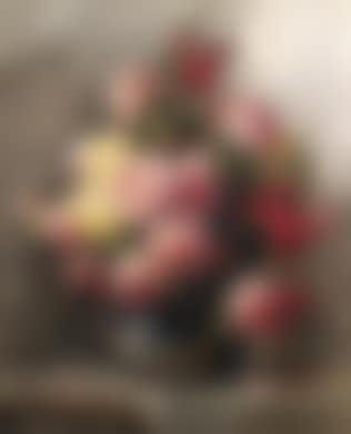 Roses in a vase (preview)