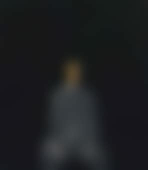 Figura su fondo nero II (preview)