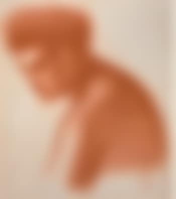 Femme assise de trois-quart (preview)