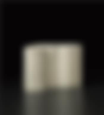 Angular form decorated with grey interrupted lines (preview)