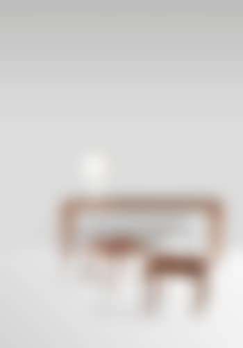 Large Console Et Une Lampe (preview)