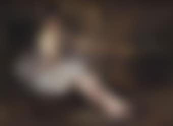 Balletdanseres; ballerina taking a rest (preview)