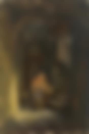 Blick in mittelalterliches Haus mit malerischer Treppe und alter Hausbesorgerin (preview)