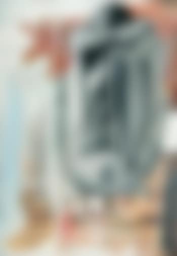Nude in grey (preview)