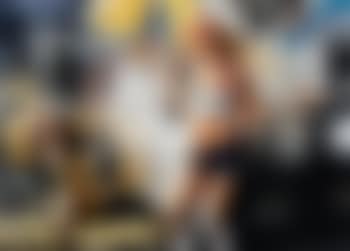 Britney Spears with Hot Dog, San Diego (preview)
