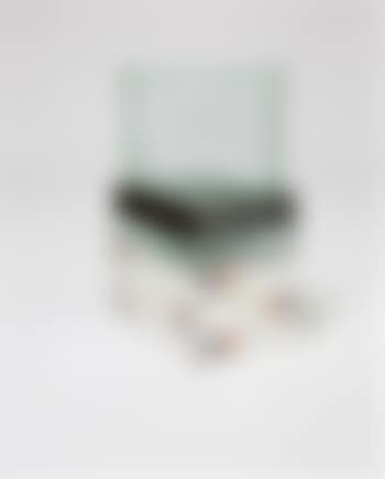 Three boxes (preview)