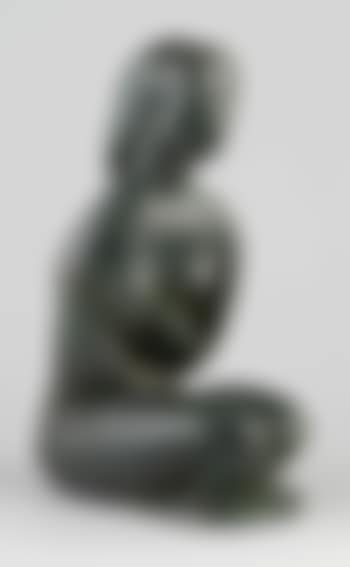 Jeune femme nue agenouillée (preview)